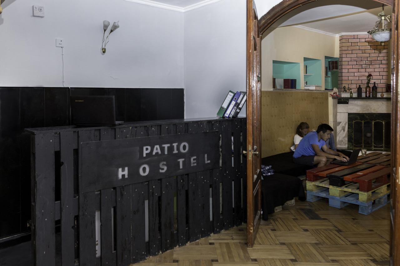 Patio Hostel Tiflis Exterior foto